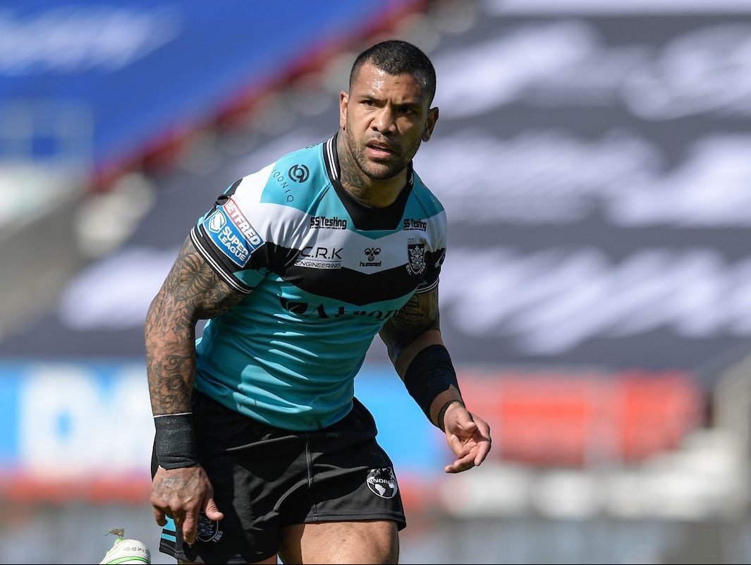 Manu Ma'u in action for Hull