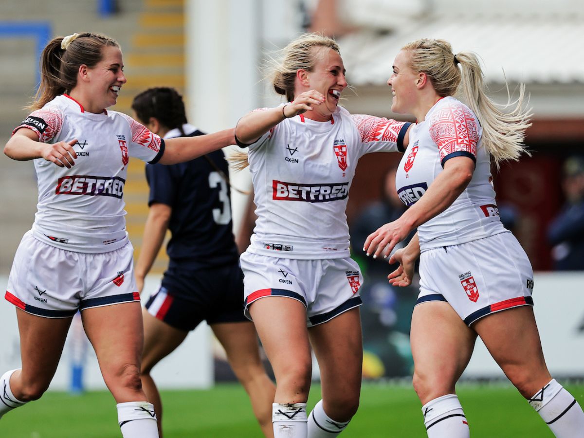 Amy Hardcastle and Jodie Cunningham England women SWpix