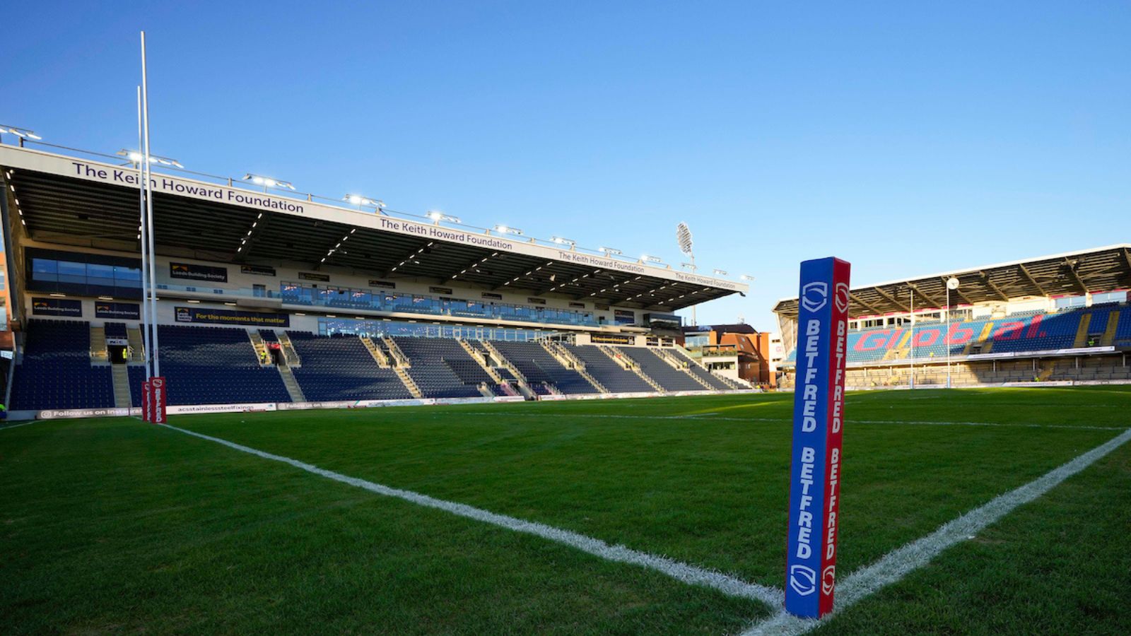 Headingley Stadium Leeds Matchday Live Super League Lewis Peacock News Images