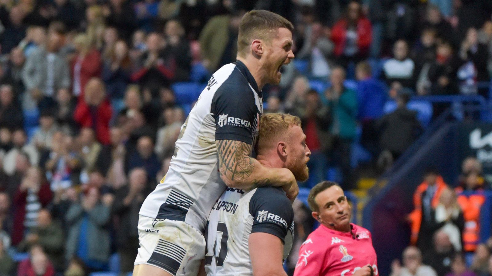 Luke Thompson celebrates his try against France at the delayed 2021 World Cup. Photo by Craig Cresswell/Alamy Live News.