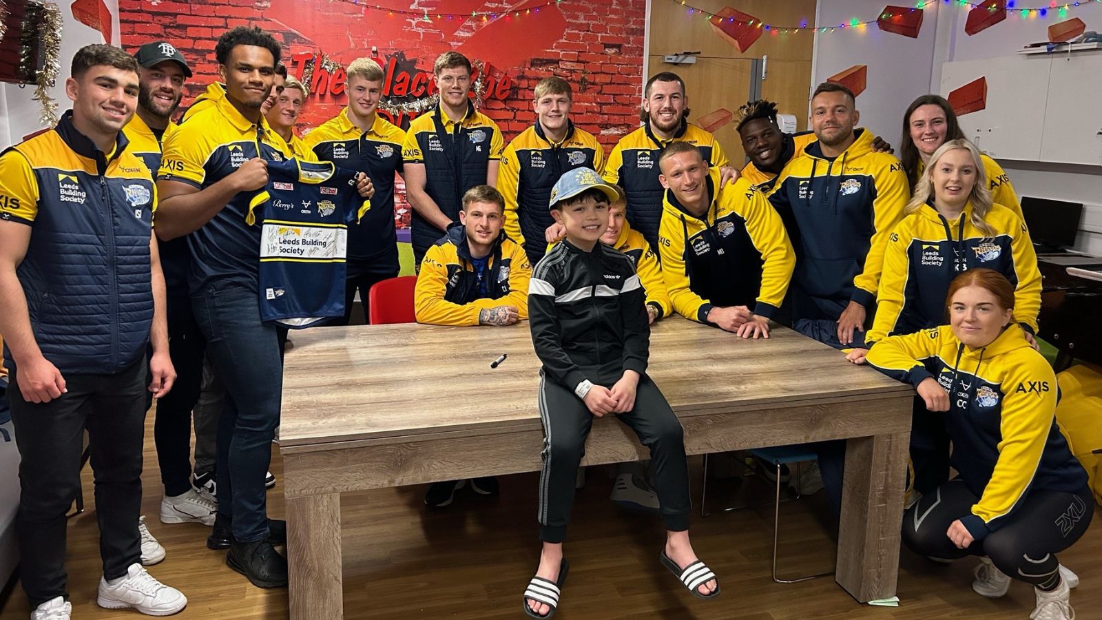 Leeds Rhinos stars spread festive cheer in local community: ‘It’s only right that we pay back’