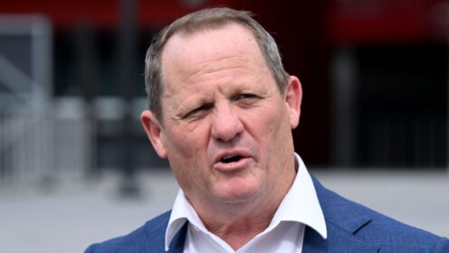 Kangaroos coach slams RFL for ‘worst flights possible’ as Ashes mind games begin