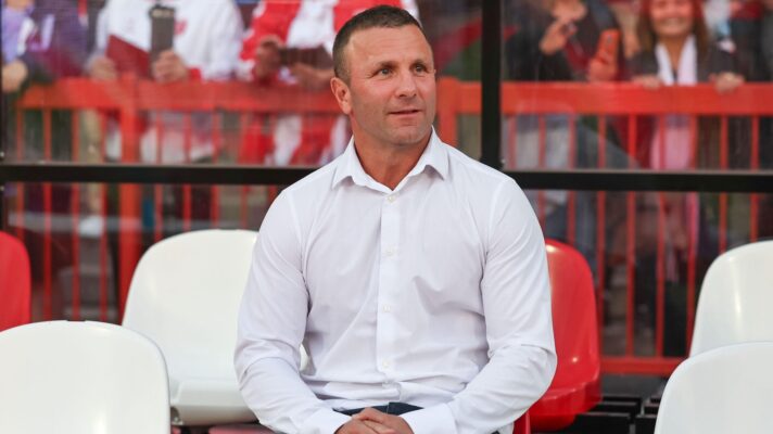 Willie Peters sits in the dugout ahead of a Hull KR game in 2025