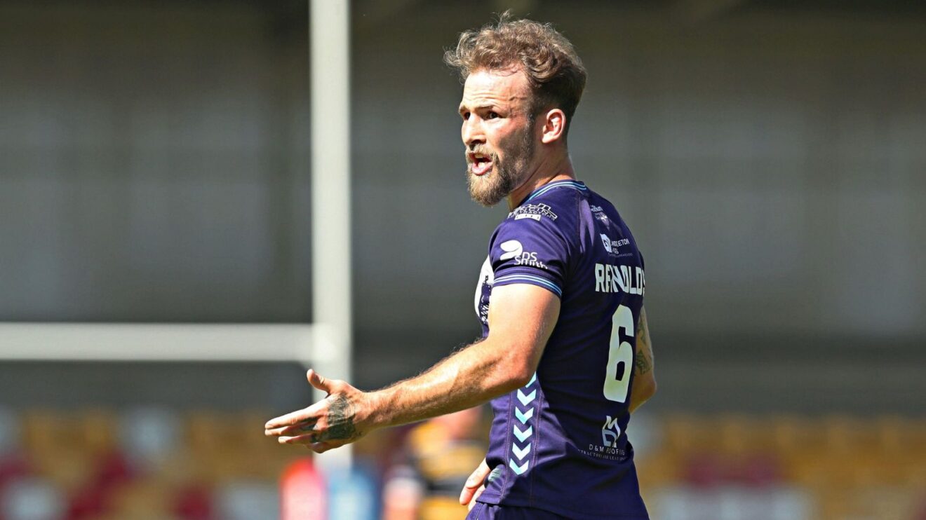 Ben Reynolds in action for Featherstone Rovers in 2025