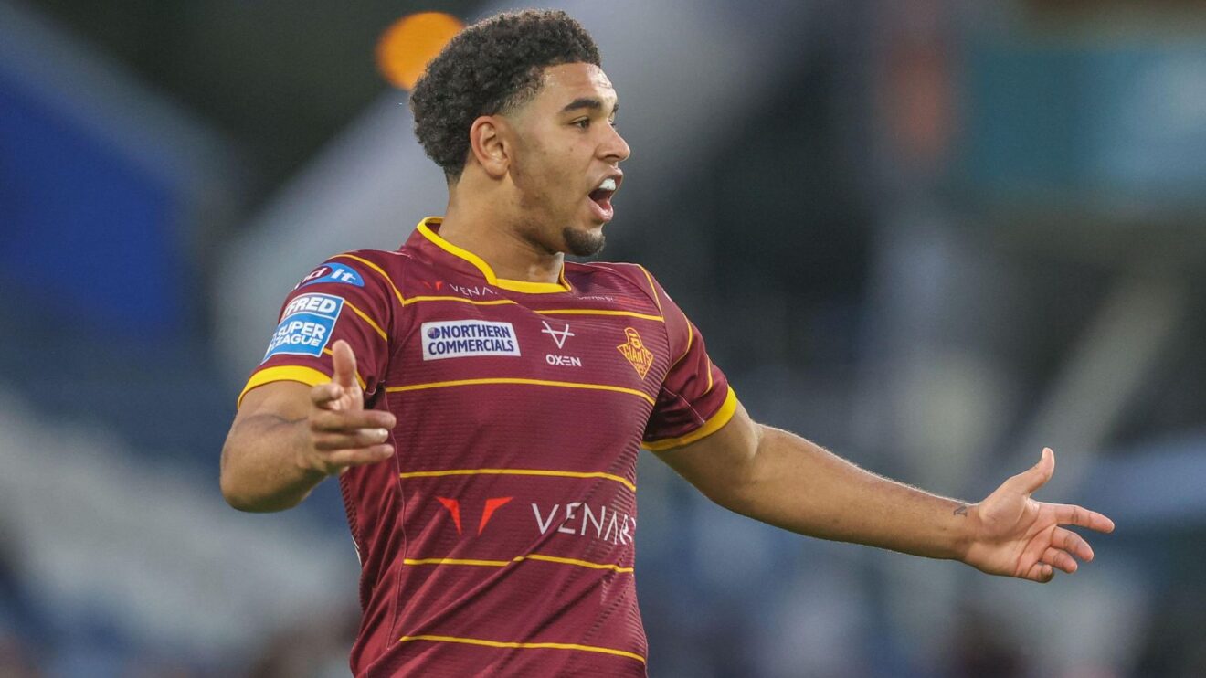 Darius Carter in action for Huddersfield Giants in 2024