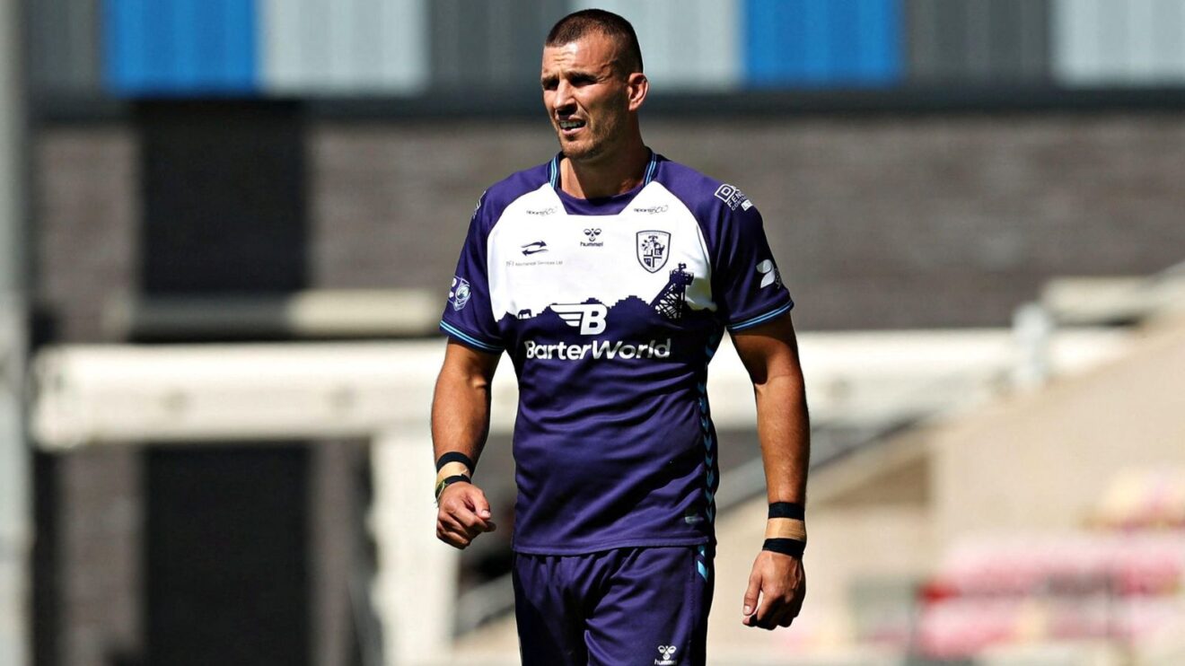 Gareth Gale in action for Featherstone Rovers in 2025