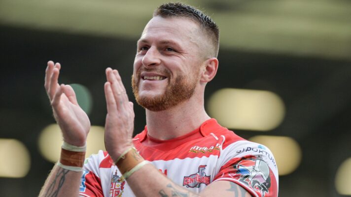 Adam Sidlow applauds the Leigh supporters following a game in 2021