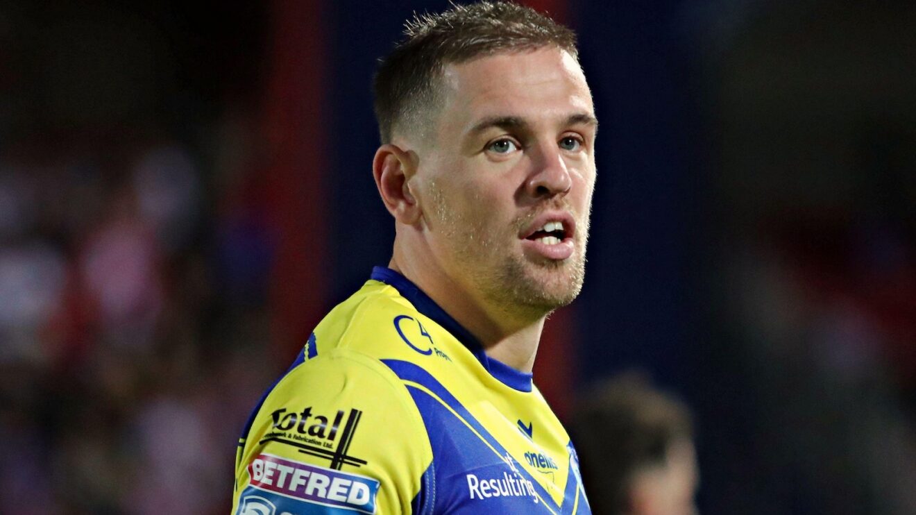 Matt Dufty in action for Warrington Wolves in 2025