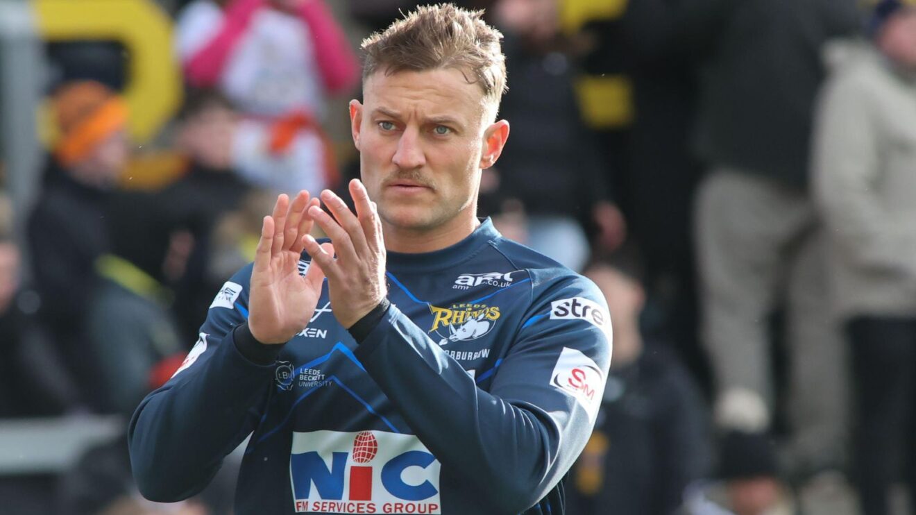 Chris Hankinson warming up for Leeds Rhinos in 2026