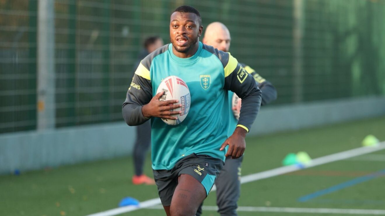 Jordan Dezaria pictured in a Hull KR training session, running with the ball in hand