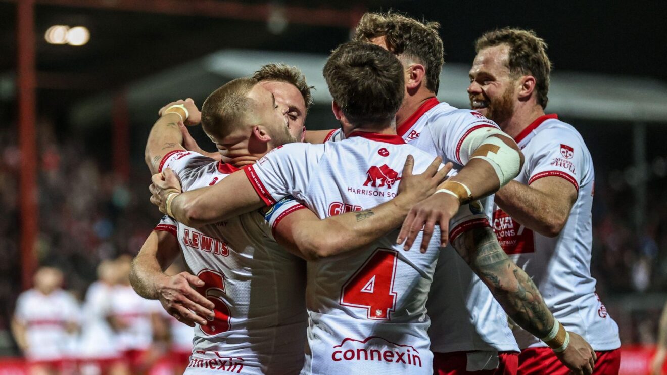 Hull KR celebrate a try in 2026