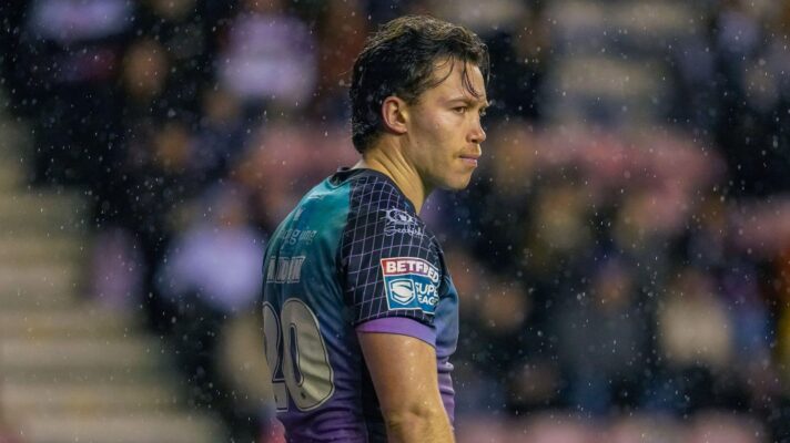 Yusuf Aydin appears dejected during a Hull FC defeat in 2026
