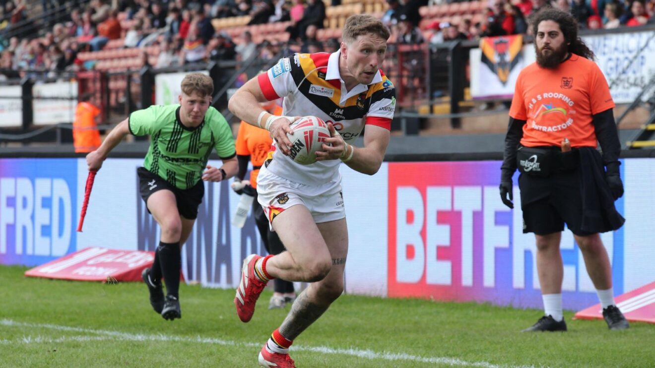 Ethan Ryan heads to the try-line to score for Bradford Bulls in 2026