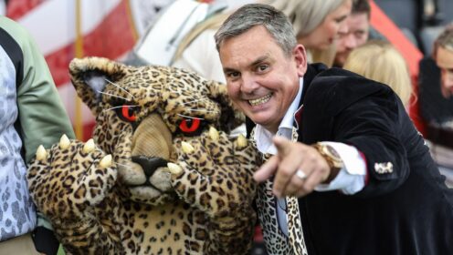 Derek Beaumont reveals extraordinary interest in Las Vegas from Leigh fans as u-turn addressed
