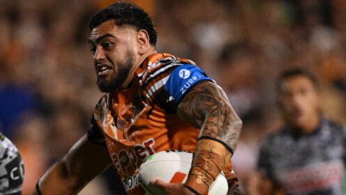 Leeds Rhinos hold talks with Wests Tigers star over 2027 transfer