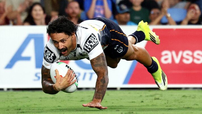 Catalans Dragons have signed NRL star Jesse Arthars.