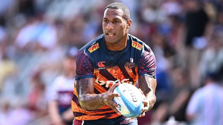 Suliasi Vunivalu warms up ahead of a game in 2024
