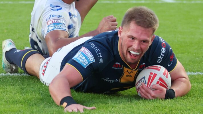 Tom Holroyd scores for Leeds Rhinos in 2026.