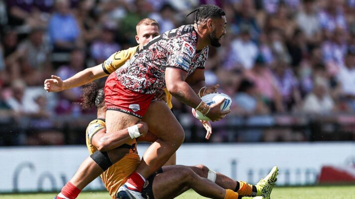 Lazarus Vaalepu in action for Leigh Leopards in 2026