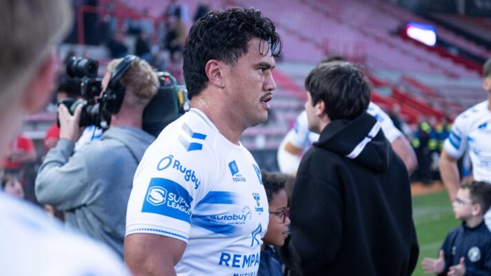 Reubenn Rennie walks out ahead of a Toulouse Olympique game in 2026