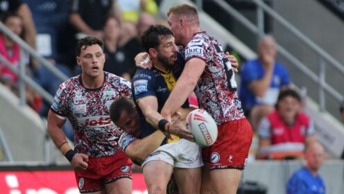 Leigh star scores perfect 10 in remarkable Headingley victory as leaders Leeds downed