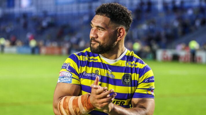 Kelepi Tanginoa applauds Warrington Wolves supporters following a game in 2026