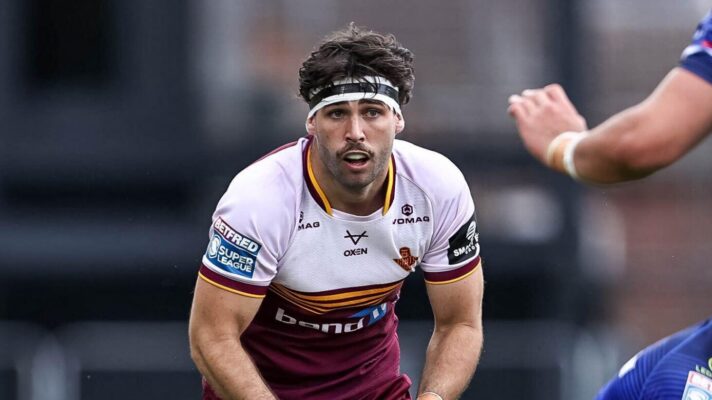 Cole Geyer is being chased by Bradford Bulls.