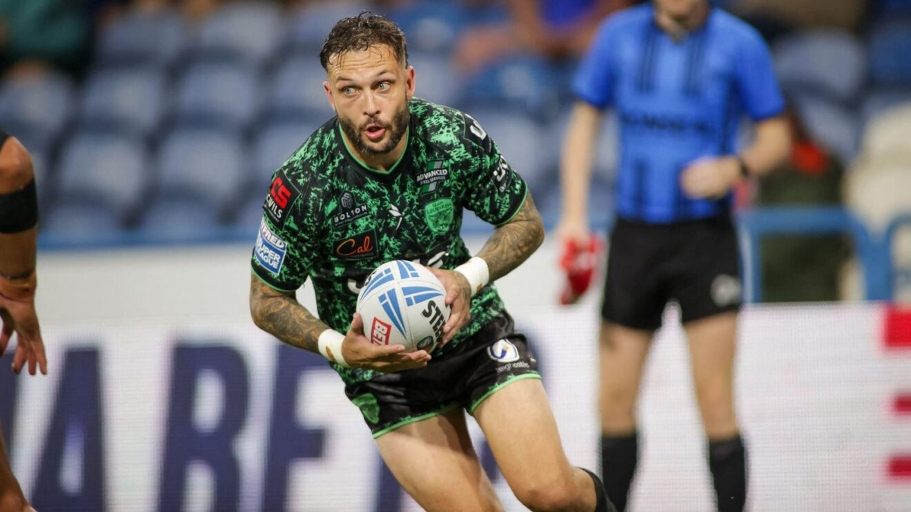 Gareth O'Brien in action for Leigh Leopards in 2026
