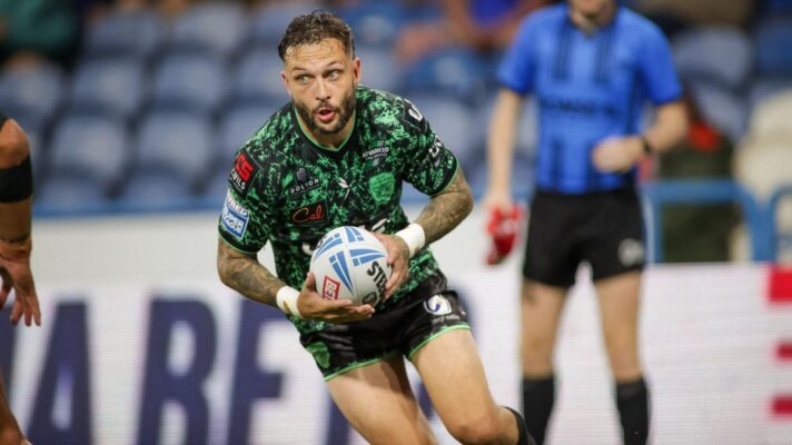 Gareth O'Brien in action for Leigh Leopards in 2026