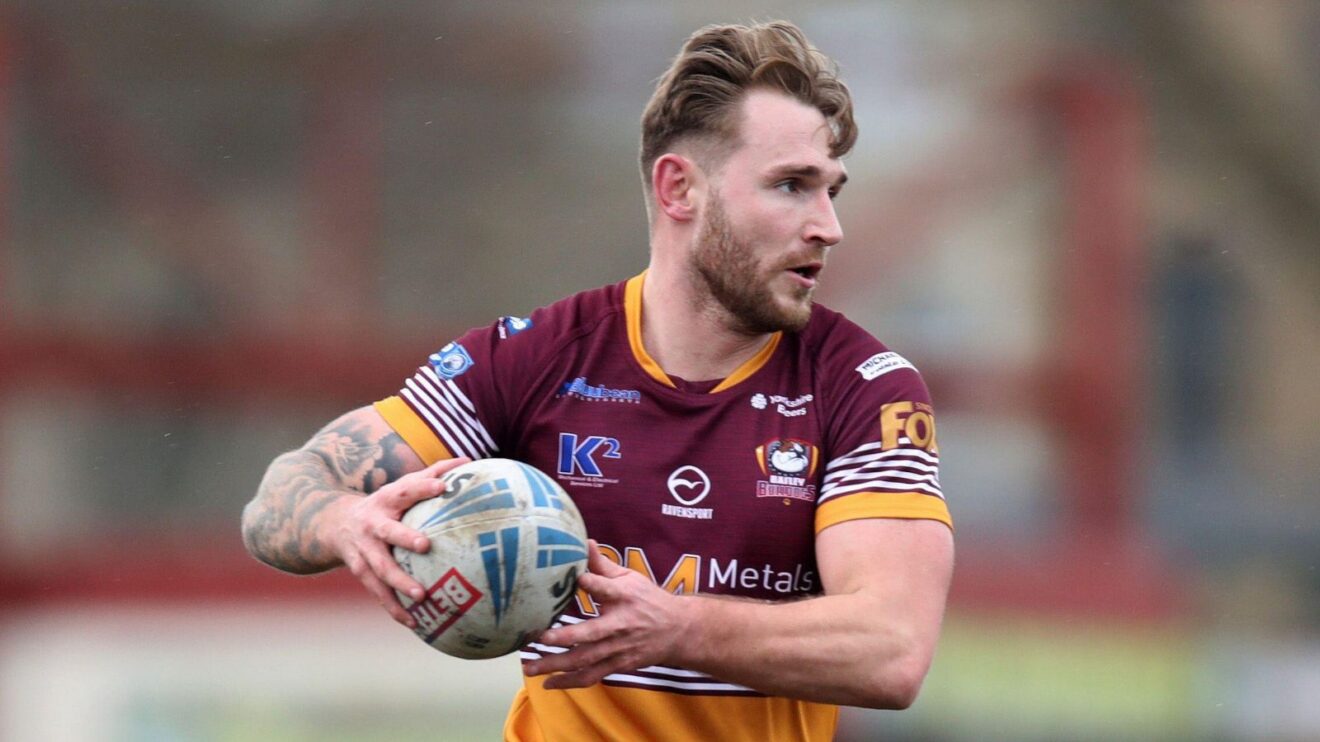 Ben White in action for Batley Bulldogs