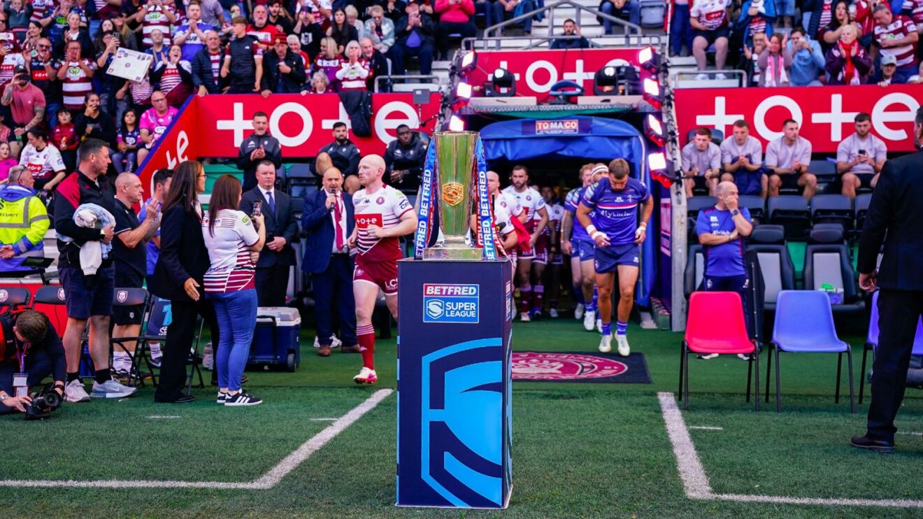 Wigan Warriors and Wakefield Trinity run out ahead of their 2026 Super League play-off semi-final tie